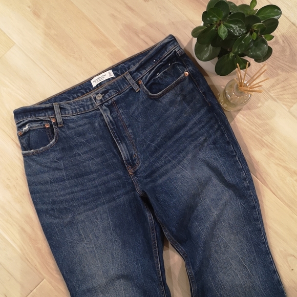 Abercrombie Flare Jeans NWOT - Picture 3 of 7